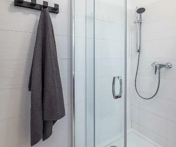 Raya Mansion Apartman Varsó