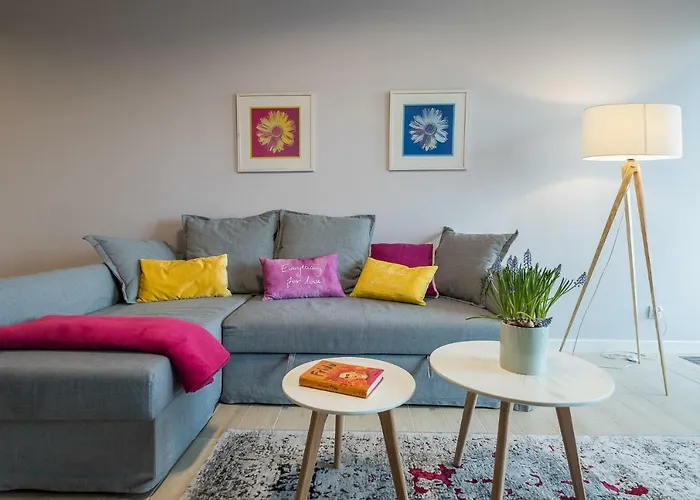 Raya Mansion * Varsó