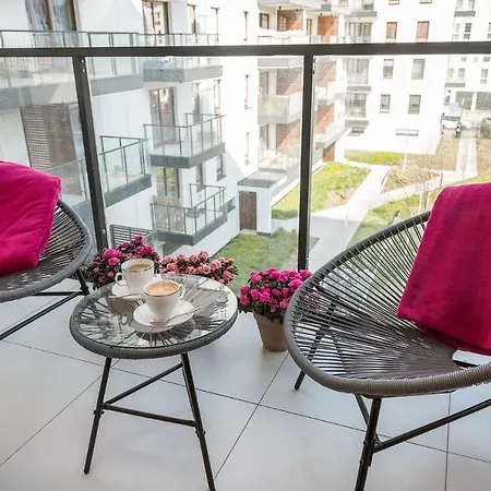 Raya Mansion Warschau