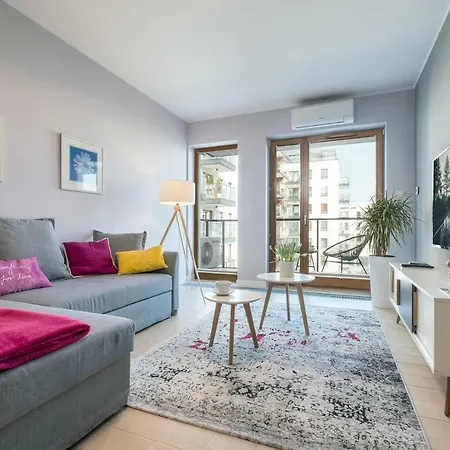 Raya Mansion Appartement Warschau
