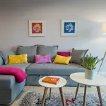 Raya Mansion * Varsavia